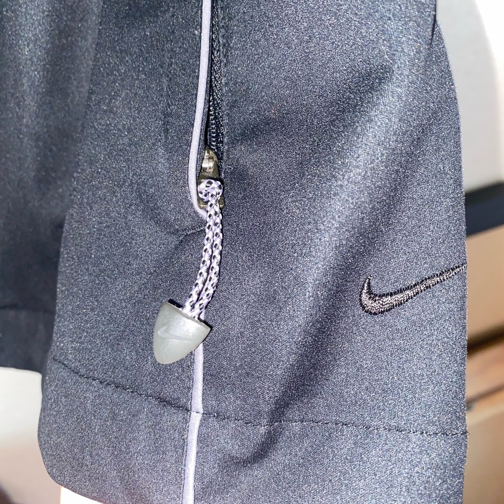 Nike Vest - Picture 2 of 4